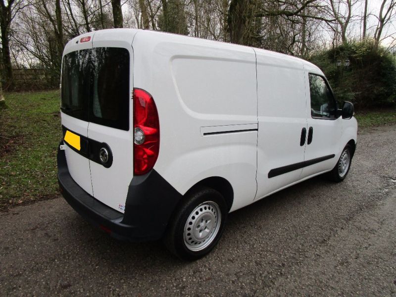 2013 VAUXHALL COMBO 1.3 CDTI image 4