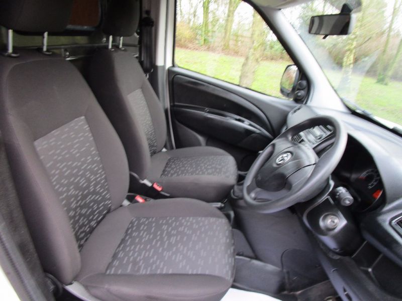 2013 VAUXHALL COMBO 1.3 CDTI image 8