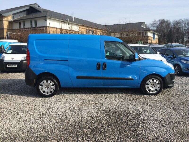2010 Fiat Doblo 1.6JTD SX image 2