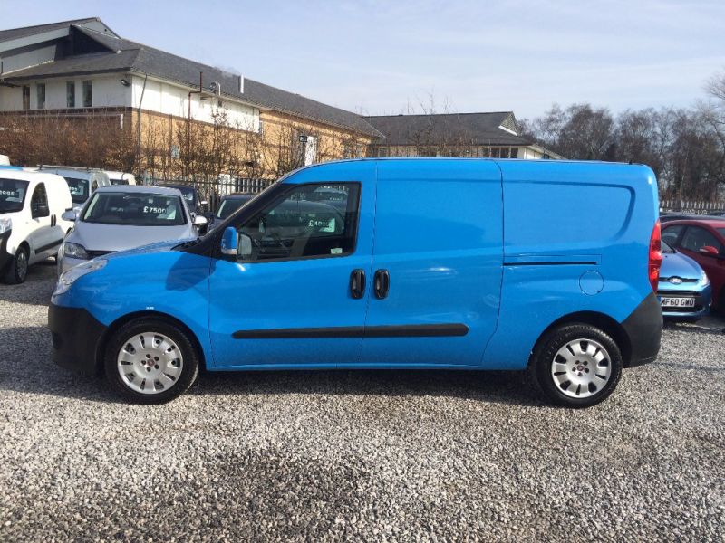 2010 Fiat Doblo 1.6JTD SX image 3