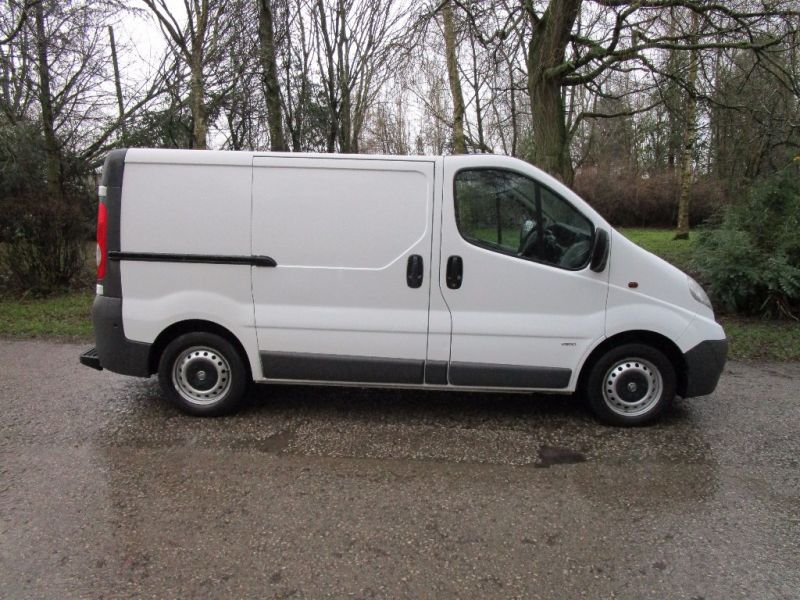 2007 Vauxhall Vivaro 2.0CDTi 2900 image 2