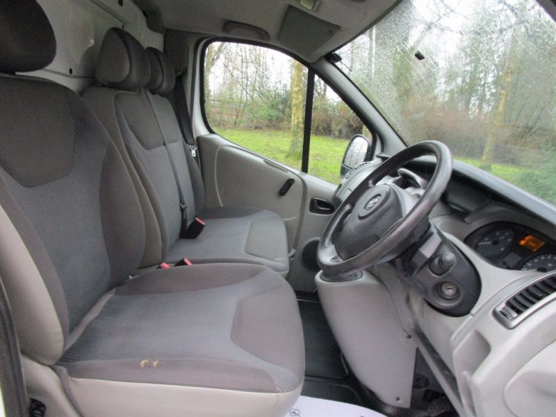 2007 Vauxhall Vivaro 2.0CDTi 2900 image 8