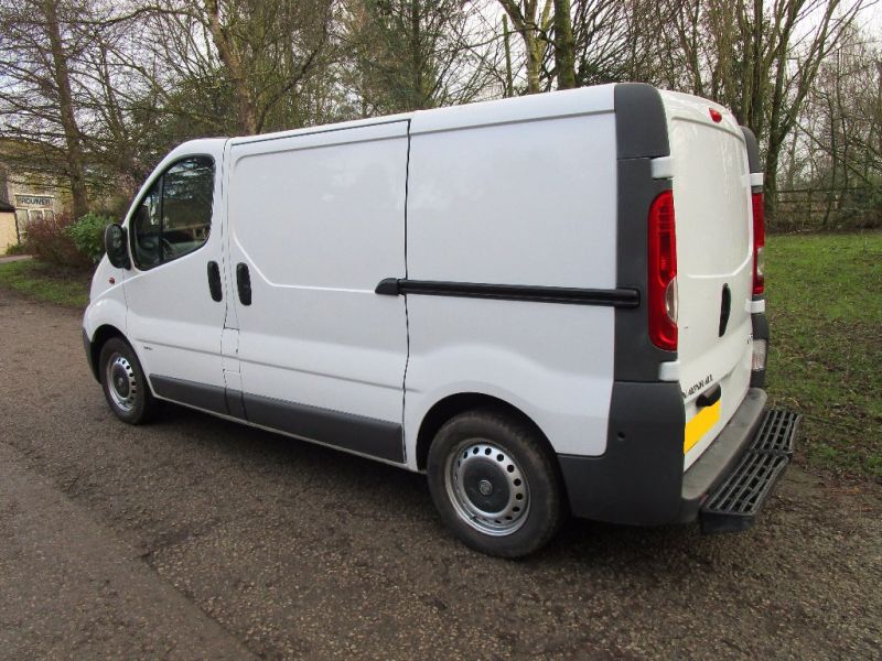 2007 Vauxhall Vivaro 2.0CDTi 2900 image 5