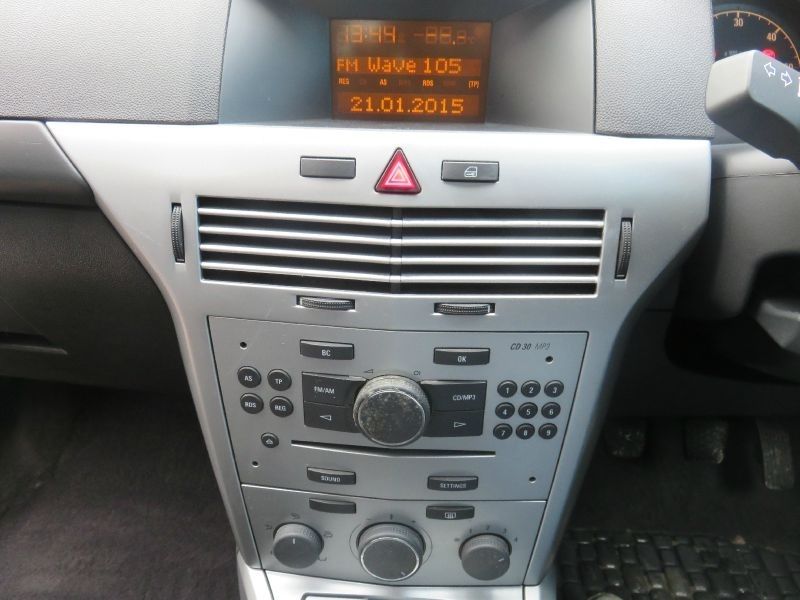 2011 Vauxhall Astra Club 1.7 CDTi image 8