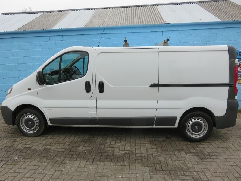 2008 Vauxhall Vivaro 2900 2.0 CDTi image 4