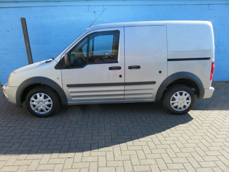 2010 Ford Transit Connect Trend T220 1.8 TDCi image 4