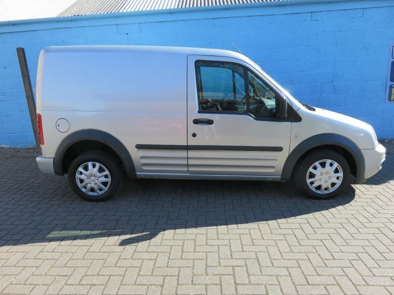 2010 Ford Transit Connect Trend T220 1.8 TDCi image 5