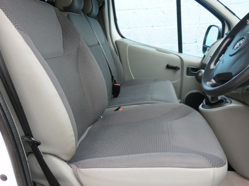 2009 Vauxhall Vivaro 2900 CDTi image 6