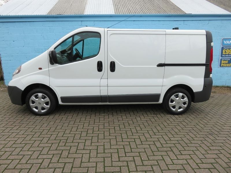 2011 Vauxhall Vivaro 2700 2.0 CDTi image 4