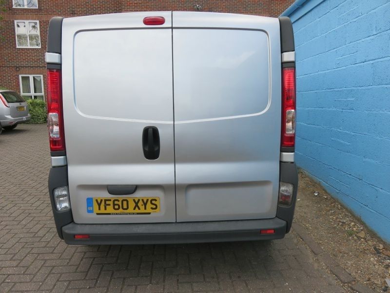 2011 Vauxhall Vivaro 2700 2.0 CDTi image 3