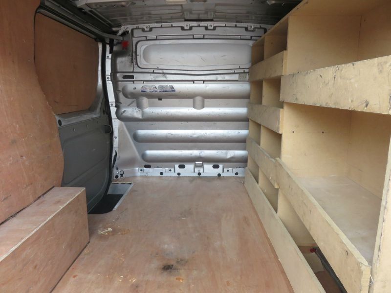 2011 Vauxhall Vivaro 2700 2.0 CDTi image 8