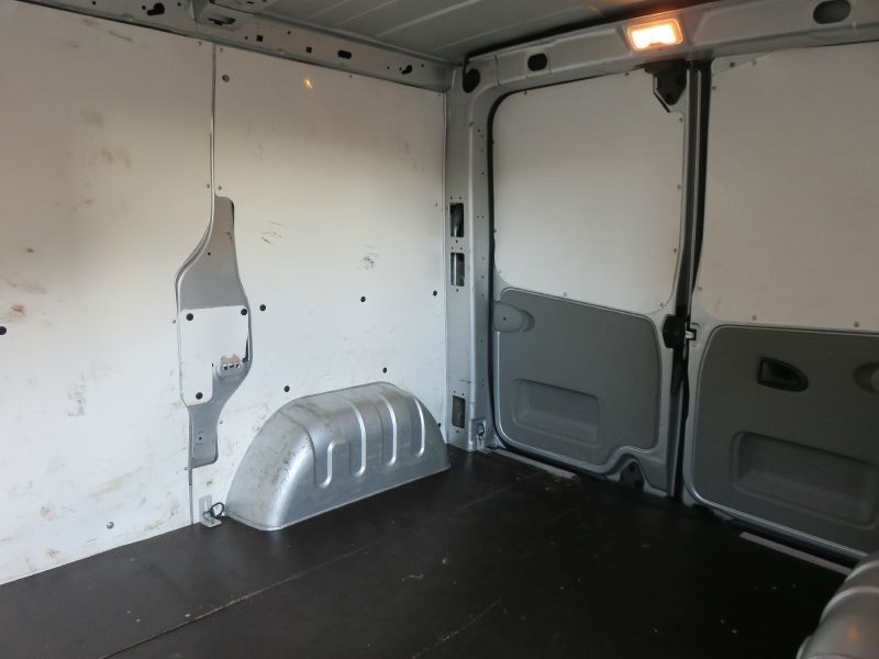 2012 Renault Trafic SL27 DCi image 9