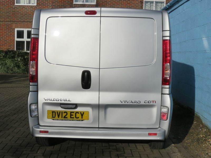 2012 Vauxhall Vivaro 2700 CDTi image 3