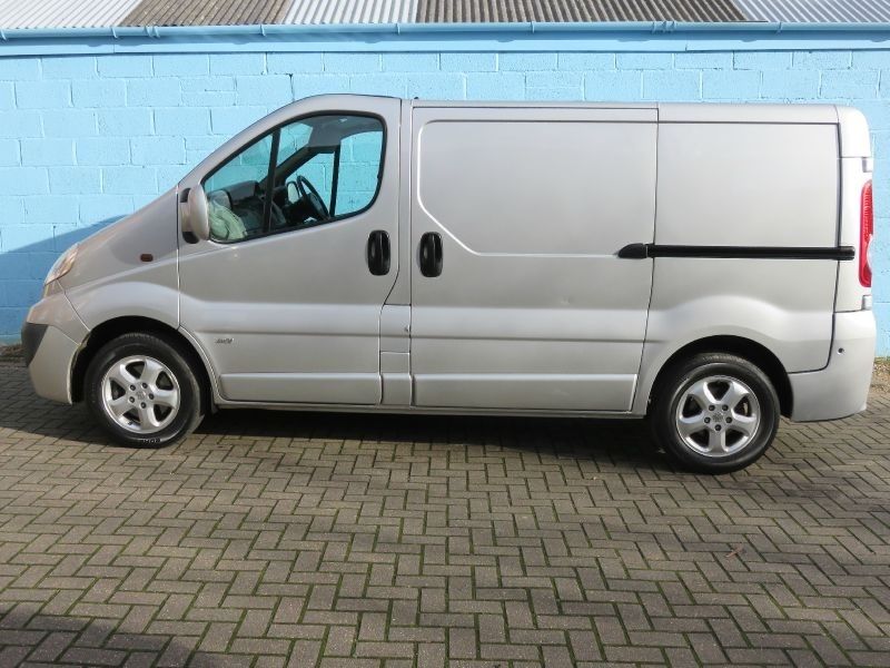 2012 Vauxhall Vivaro 2700 CDTi image 4