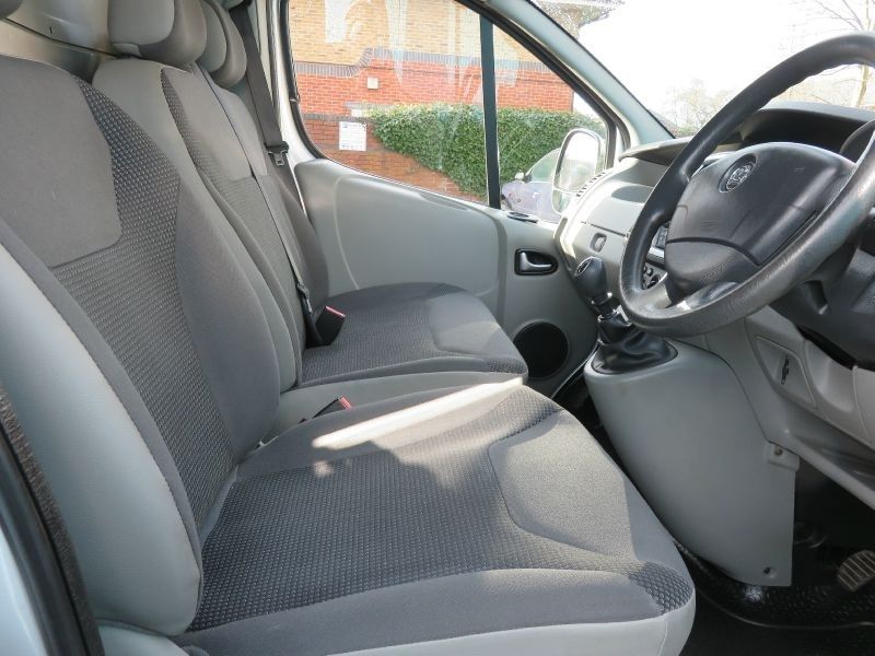 2012 Vauxhall Vivaro 2700 CDTi image 6