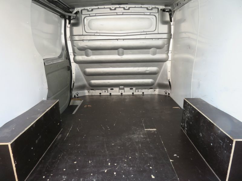 2012 Vauxhall Vivaro 2700 CDTi image 9