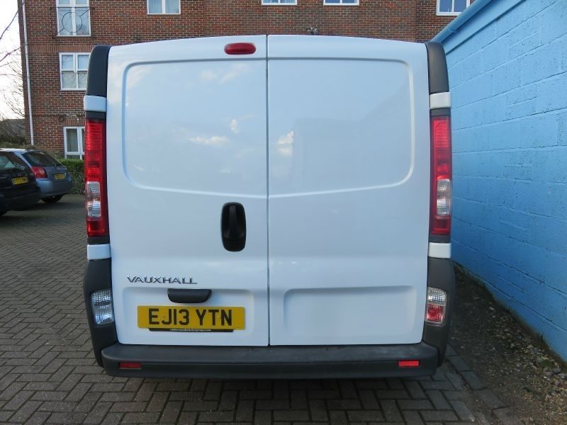 2013 Vauxhall Vivaro 2700 2.0 CDTi image 3