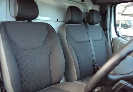 2013 Vauxhall Vivaro 2.0CDTi image 6