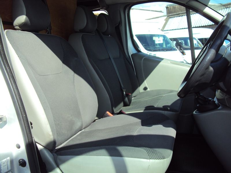 2009 Vauxhall Vivaro 2.0CDTI image 7