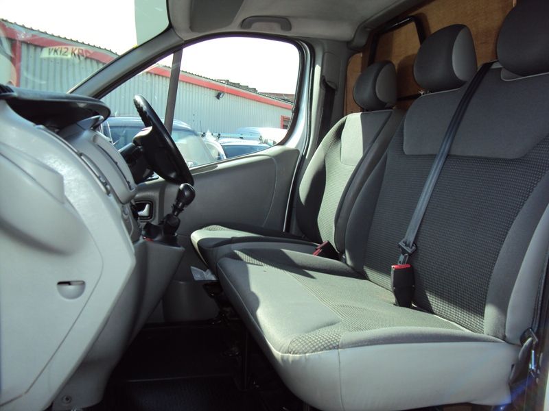 2009 Vauxhall Vivaro 2.0CDTI image 9
