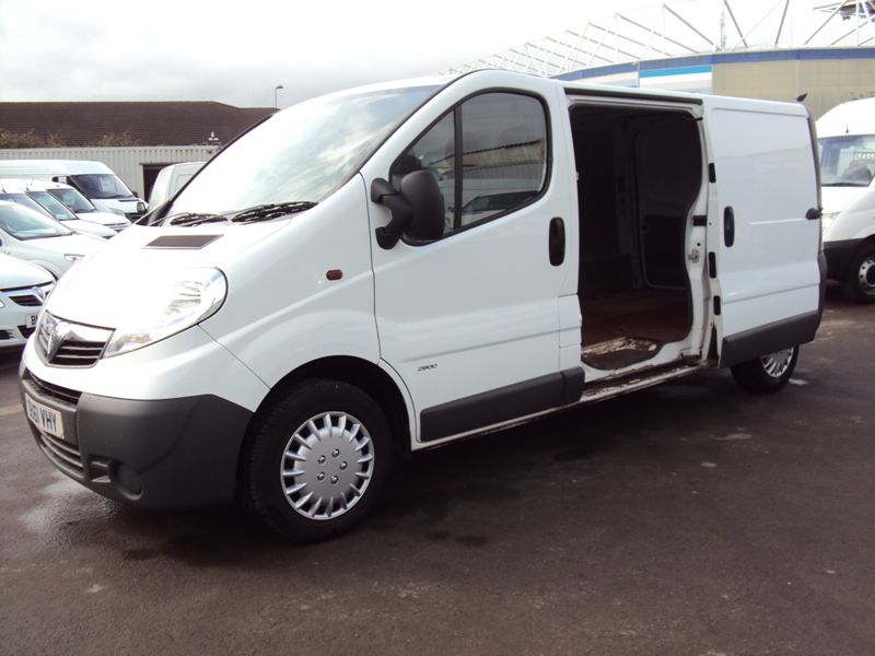 2011 Vauxhall Vivaro 2.0CDTi image 1