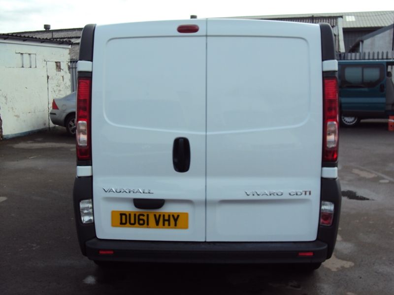 2011 Vauxhall Vivaro 2.0CDTi image 3