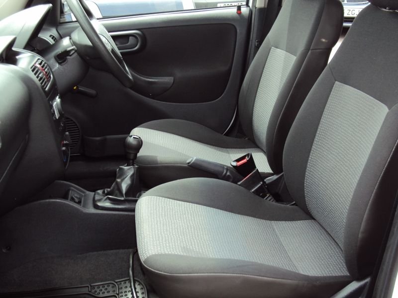 2009 Vauxhall Combo 1.3 CDTi image 8
