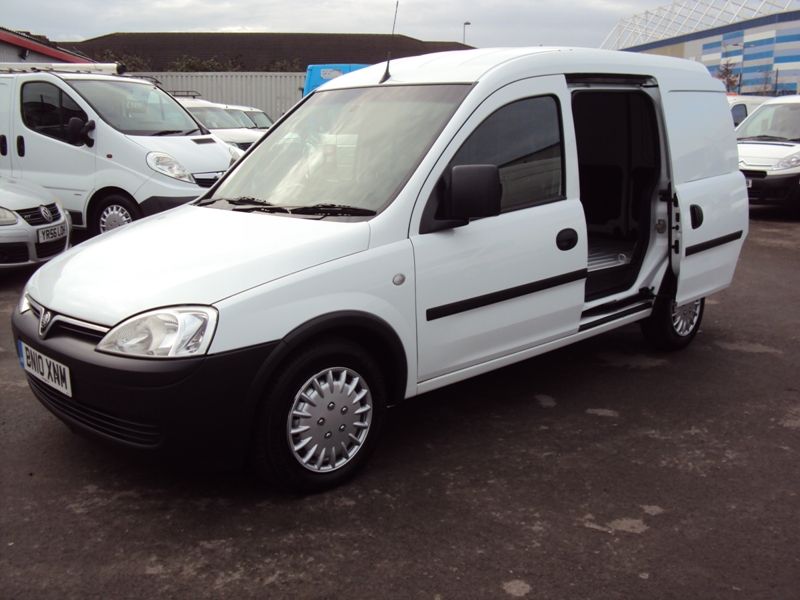2010 Vauxhall Combo 1.3CDTi image 1