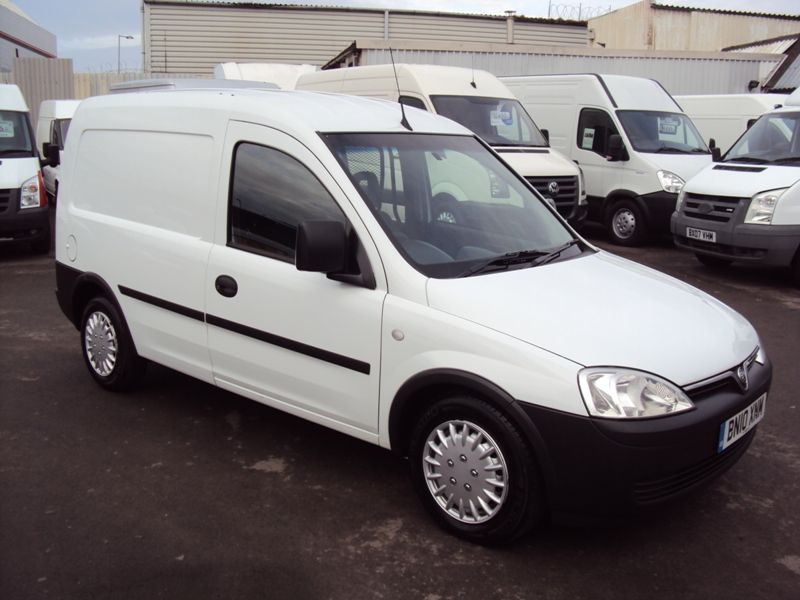 2010 Vauxhall Combo 1.3CDTi image 2