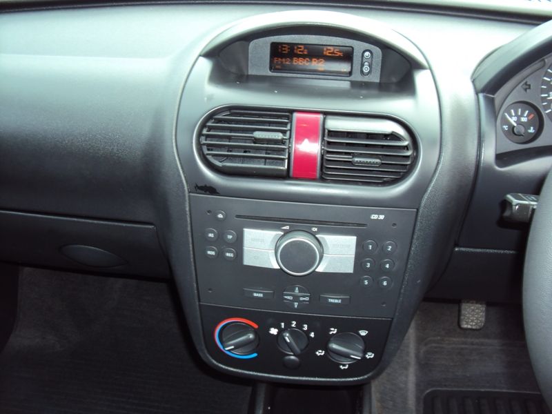 2010 Vauxhall Combo 1.3CDTi image 8