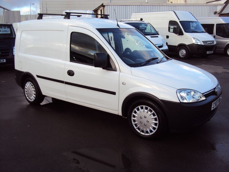 2007 Vauxhall Combo 1.3CDTi image 2