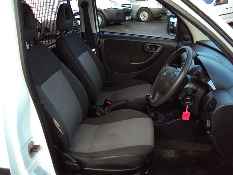 2007 Vauxhall Combo 1.3CDTi image 7