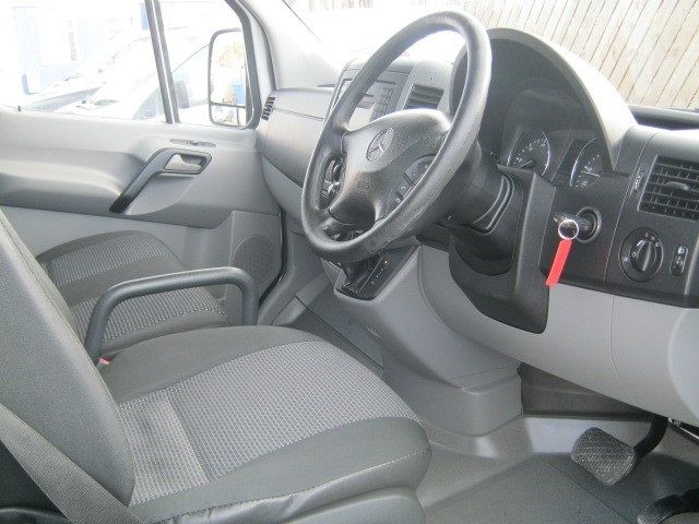 2011 Mercedes-Benz Sprinter 313CDi image 7