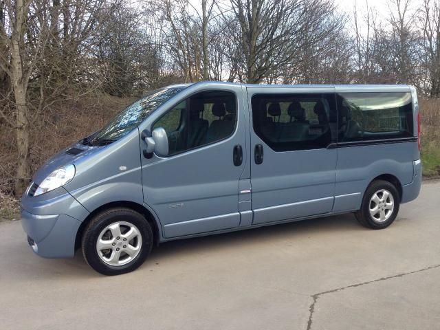 2013 Renault Trafic 2.0 Ll29 Sport Dci 5D image 2