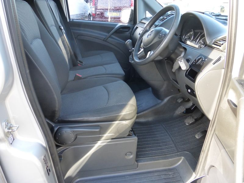 2012 Mercedes-Benz Vito 113 Cdi image 6