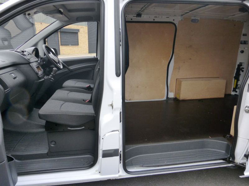 2010 Mercedes Vito 113 Cdi image 10