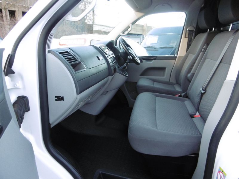 2014 Volkswagen Transporter T30 102 Tdi image 10