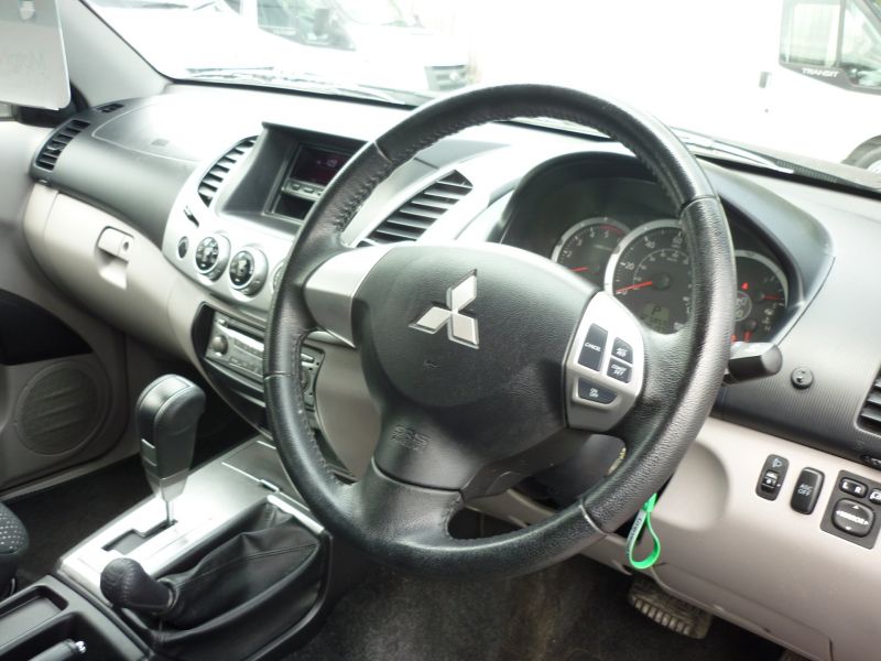 2012 Mitsubishi L200 Di-D 4X4 Warrior image 6