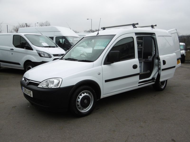 2011 Vauxhall Combo 1.3 Cdti image 1