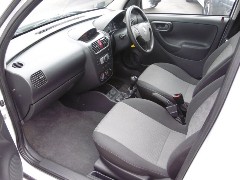 2011 Vauxhall Combo 1.3 Cdti image 8