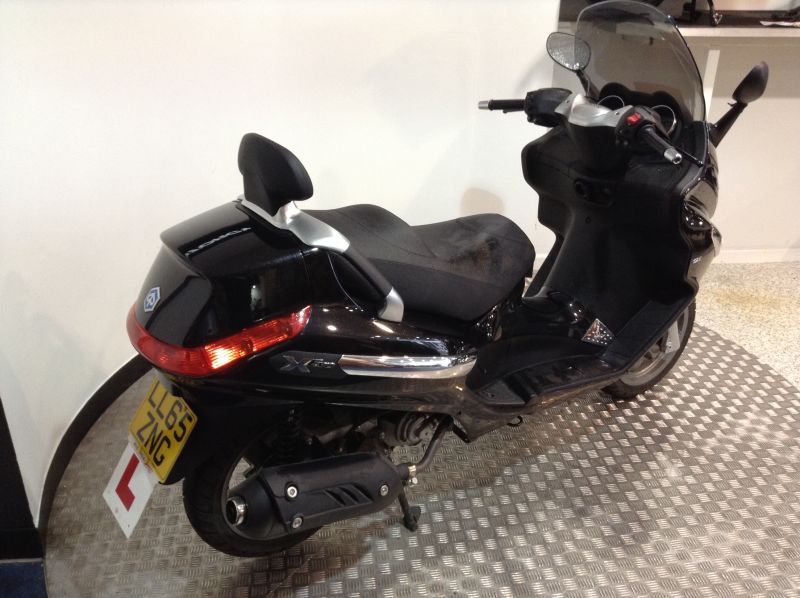 2015 Piaggio Xevo 125 Sport image 3