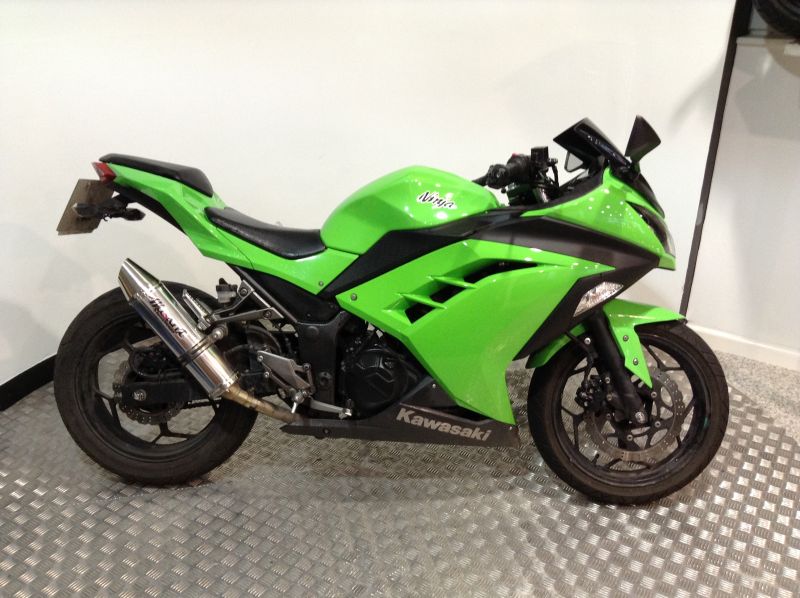 2014 Kawasaki Ninja 300 image 1