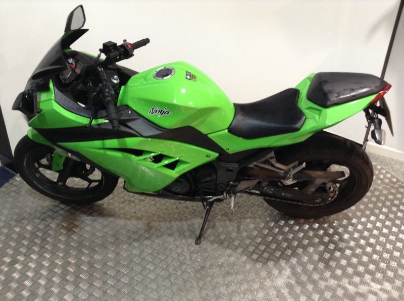 2014 Kawasaki Ninja 300 image 4