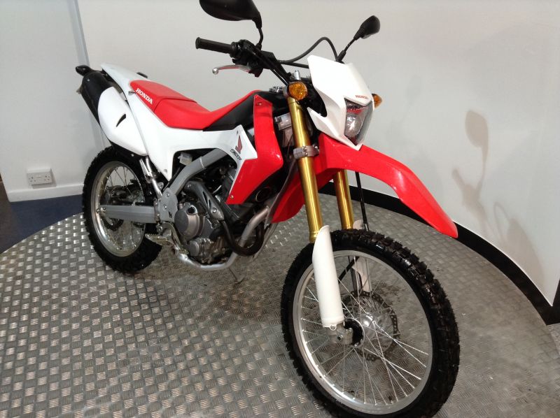 2015 Honda CRF 250 image 2