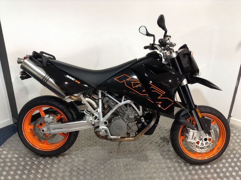 2007 KTM 950 Supermoto image 1