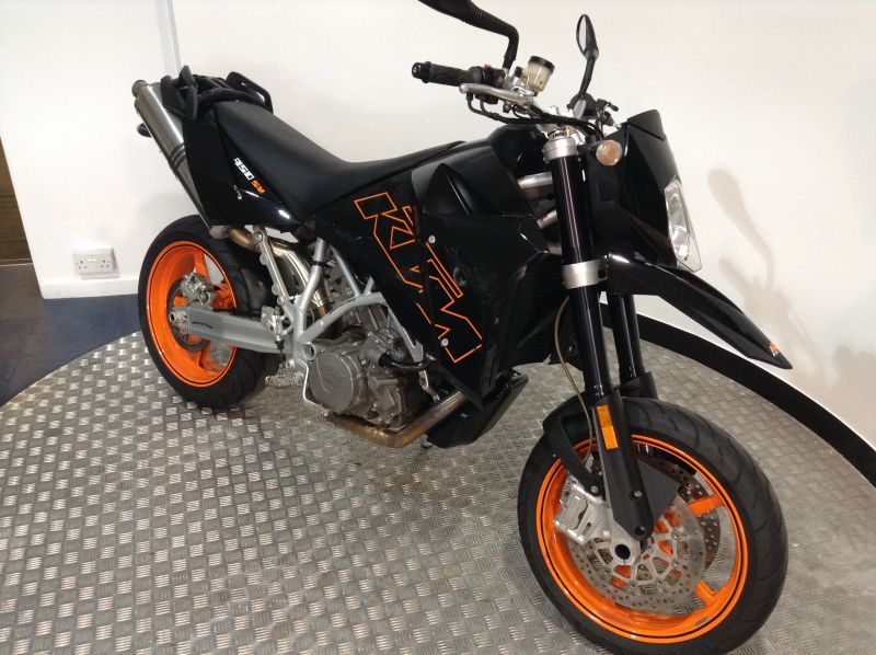 2007 KTM 950 Supermoto image 2