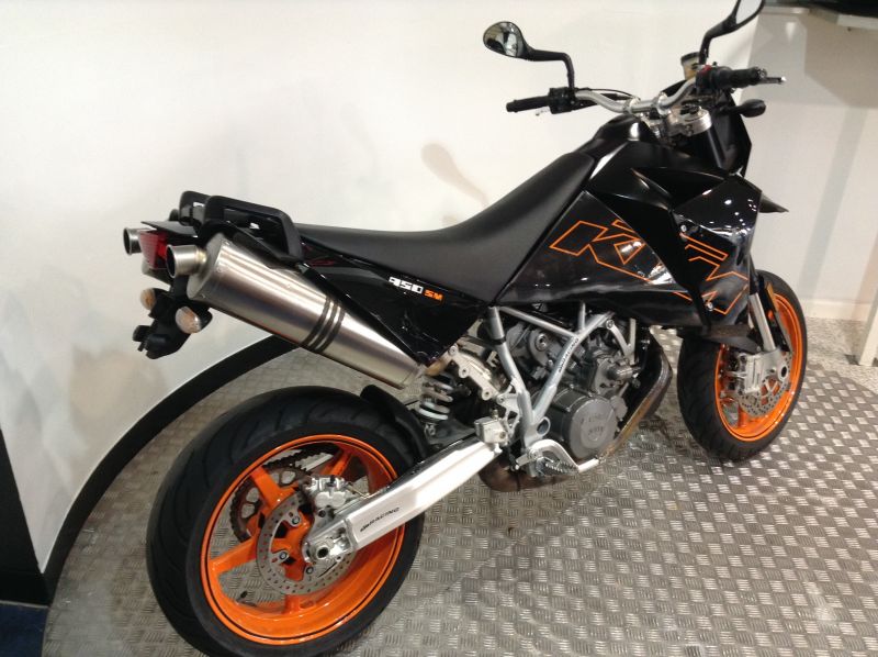 2007 KTM 950 Supermoto image 3