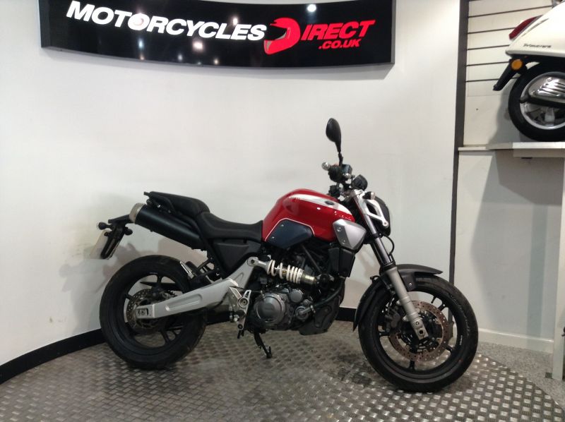 2012 Yamaha MT-03 image 1