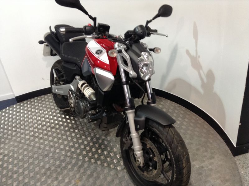 2012 Yamaha MT-03 image 4