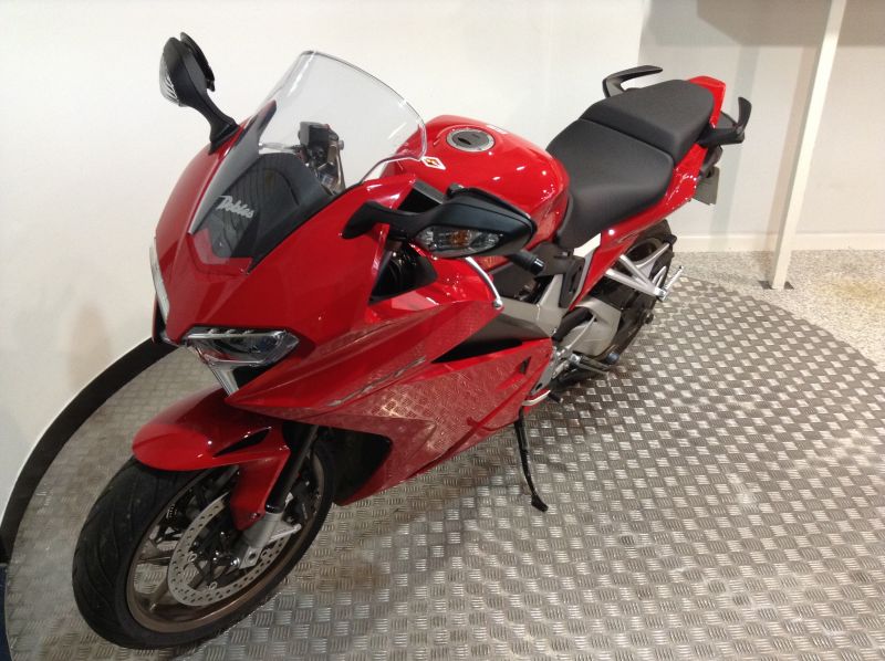 2015 HONDA VFR 800 F image 3